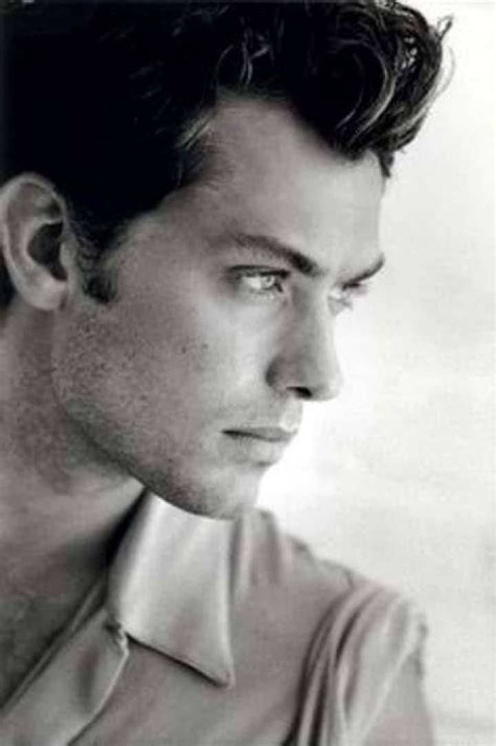 23 Pictures of Young Jude Law