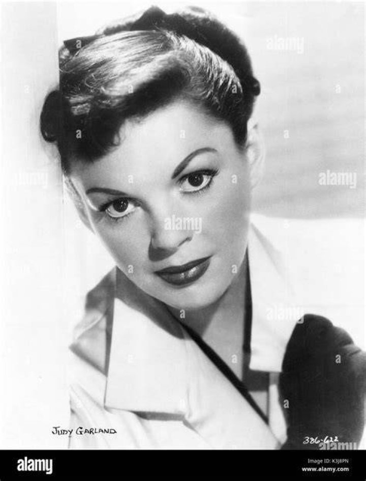 American singer and actress Judy Garland (1922 - 1969) at the Mayfair Hotel, London. | Source: Getty Images