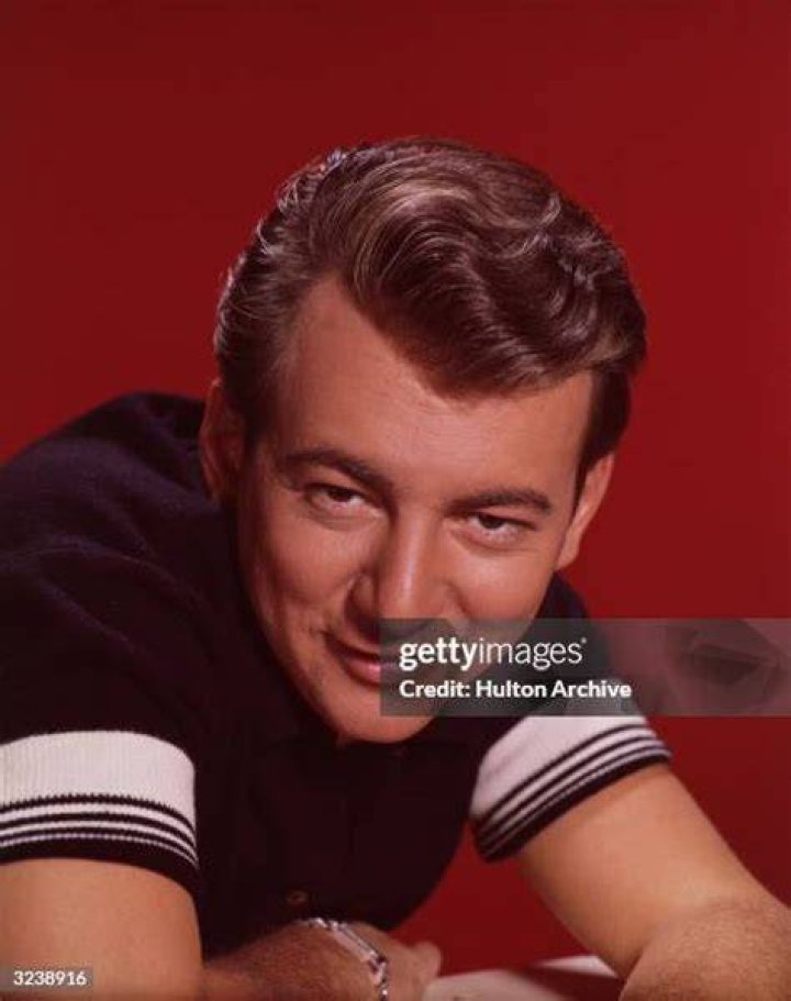 Bobby Darin posing for a photo in August 1963, in Los Angeles, California | Source: Getty Images