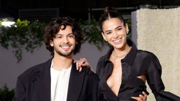 Bruna Marquezine e Xolo Maridue&ntilde;a juntos em fotos com Sasha Meneghel Fofocas e Famosos