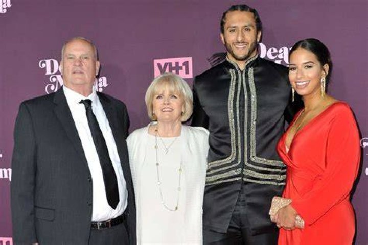 Colin Kaepernick and mom Teresa Kaepernick at VH1's 3rd Annual "Dear Mama: A Love Letter To Moms" in Los Angeles | Source: Getty Images