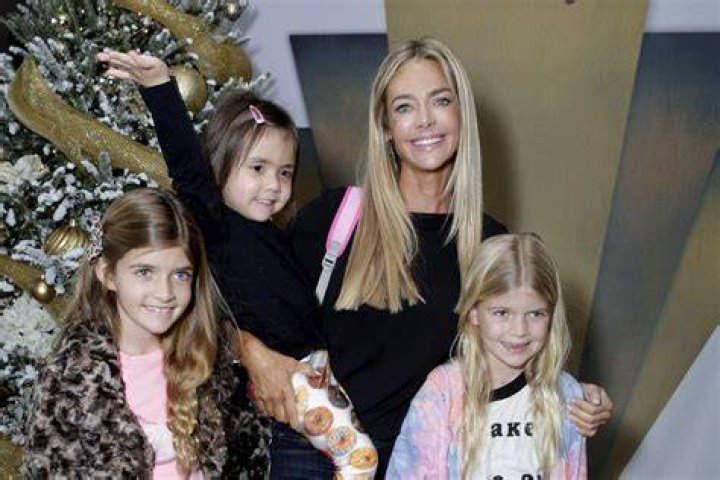 Denise Richards and daughters Sam and Lola at the 77kids By American Eagle "Surfin' Safari" at A Time For Heroes Celebrity Carnival held at The Wadsworth Great Lawn on June 12, 2011 | Source: Getty Images