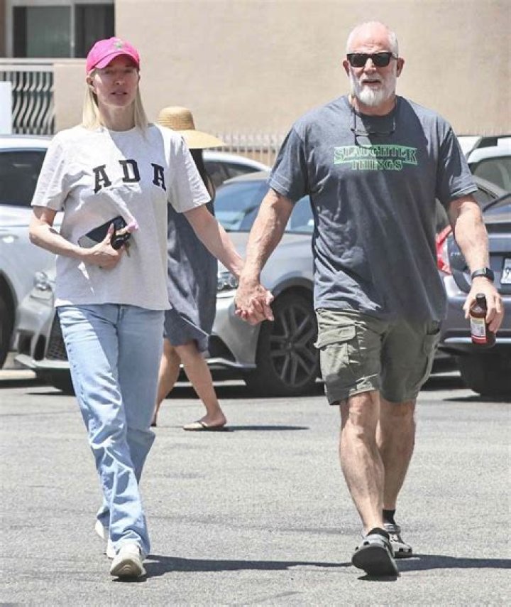 Erika is yet to step out with a new man and was spotted shopping for flowers