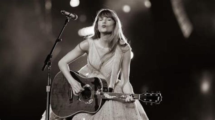 How Taylor Swift Feels About Joe Alwyn's TV Sex Scenes