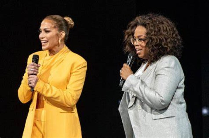 Jennifer Lopez and Oprah Winfrey discuss aging and self image on her 2020 Vision Tour on February 28, 2020. | Source: YouTube/WW formerly Weight Watchers