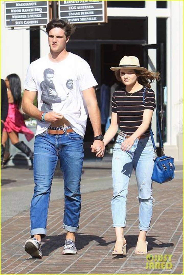 Joey King with boyfriend Jacob Elordi at the Farmers Market 12 GotCeleb