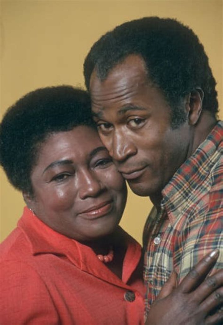 John Amos and Esther Rolle for "Good Times," 1974 | Photo: Wikimedia Commons Images