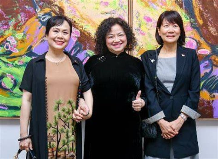 Lik Ling Wiki (Tan Chuanjin Wife) Age, Kids, Parents, Net Worth, Biography & More