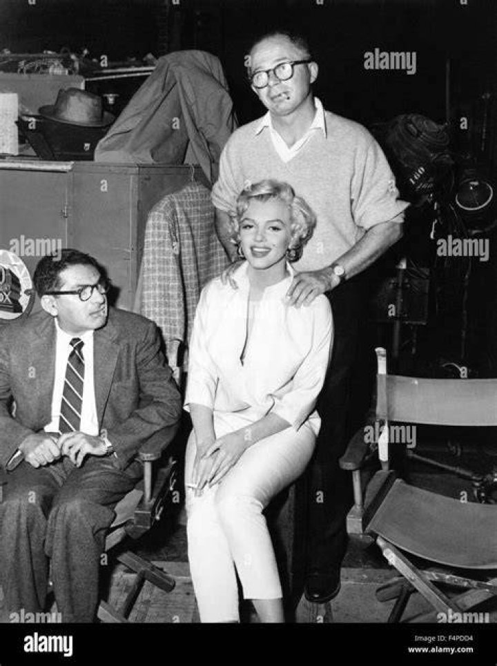 Marilyn Monroe and Billy Wilder on the set of “The Seven Year Itch” on January 1, 1955 | Source: Getty Images
