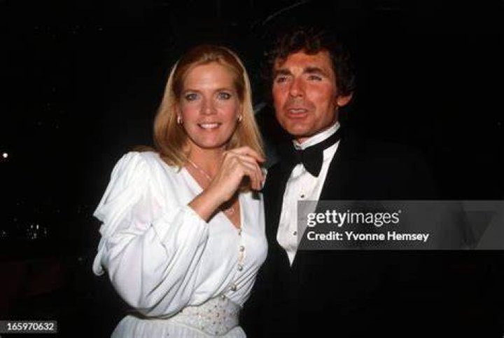 Meredith Baxter-Birney and her husband David Birney poses for a portrait session at home in circa 1982 in Los Angeles, California. | Source: Getty Images