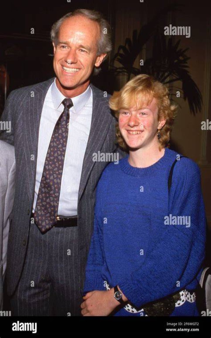 Mike Farrell and Erin Farrell at the "25th Anniversary Celebration of Amnesty International" on September 15, 1986 | Source: Getty Images