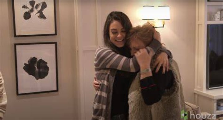 Mila Kunis hugs her mom, Elvira Kunis | Source: