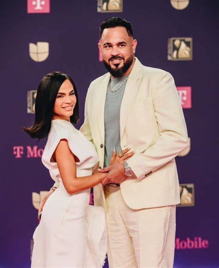 Natti Natasha y Raphy Pina comparten video de su impactante hogar y hablan de su baby shower