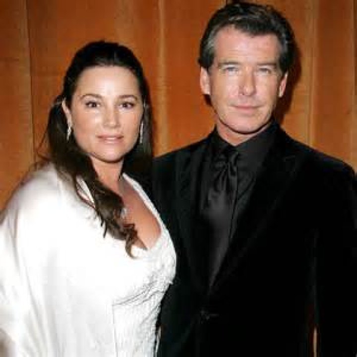 Pierce Brosnan and his now-late wife Cassandra Harris at the opening night party at Stringfellow's in 1986 in New York City | Source: Getty Images