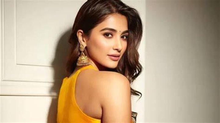 Pooja Hegde Age, Height, Bio, Wiki, Affairs, Facts & More