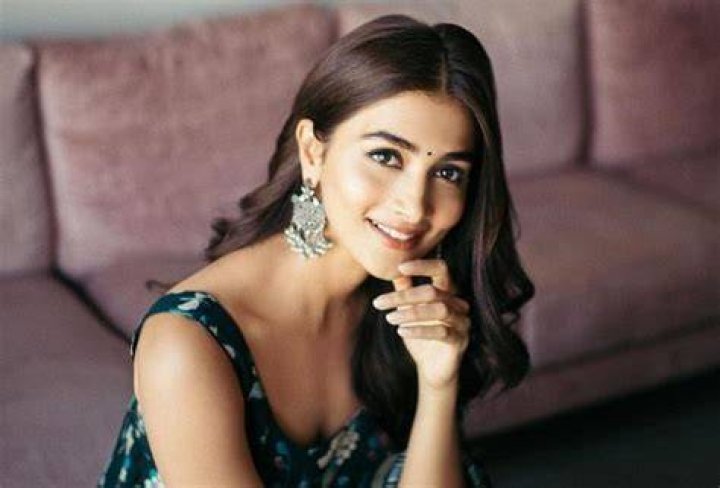 Pooja Hegde Height, Biography, Age, Family, Career, Net worth, & More
