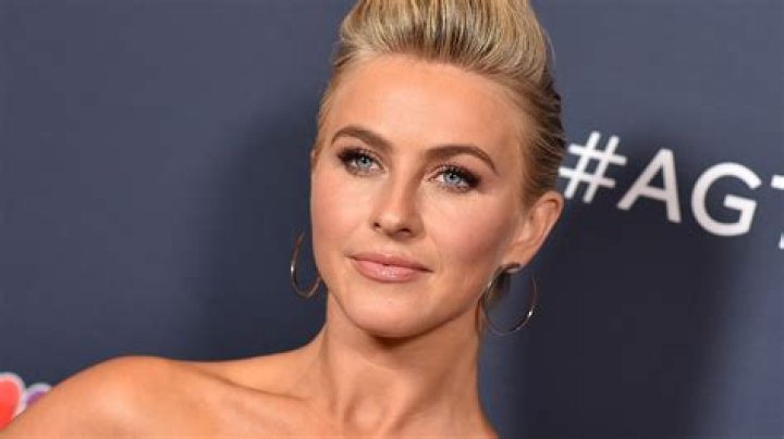 Screenshot of Julianne Hough's Instagram story | Instagram/@Juliannehough