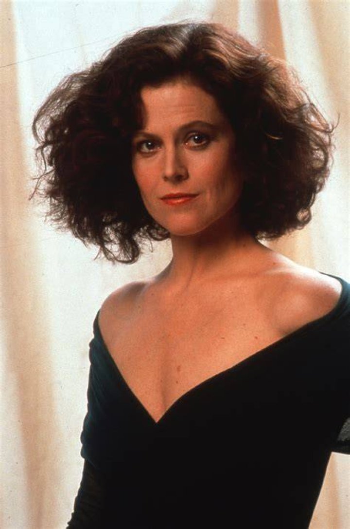 Sigourney Weaver at the 1989 Academy Awards. | Photo: Getty Images