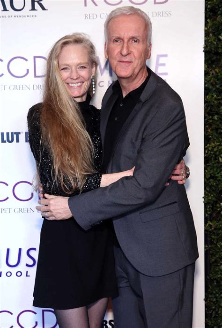 Suzy Amis Cameron and James Cameron at TCL Chinese Theatre on January 12, 2023, in Hollywood, California | Source: Getty Images