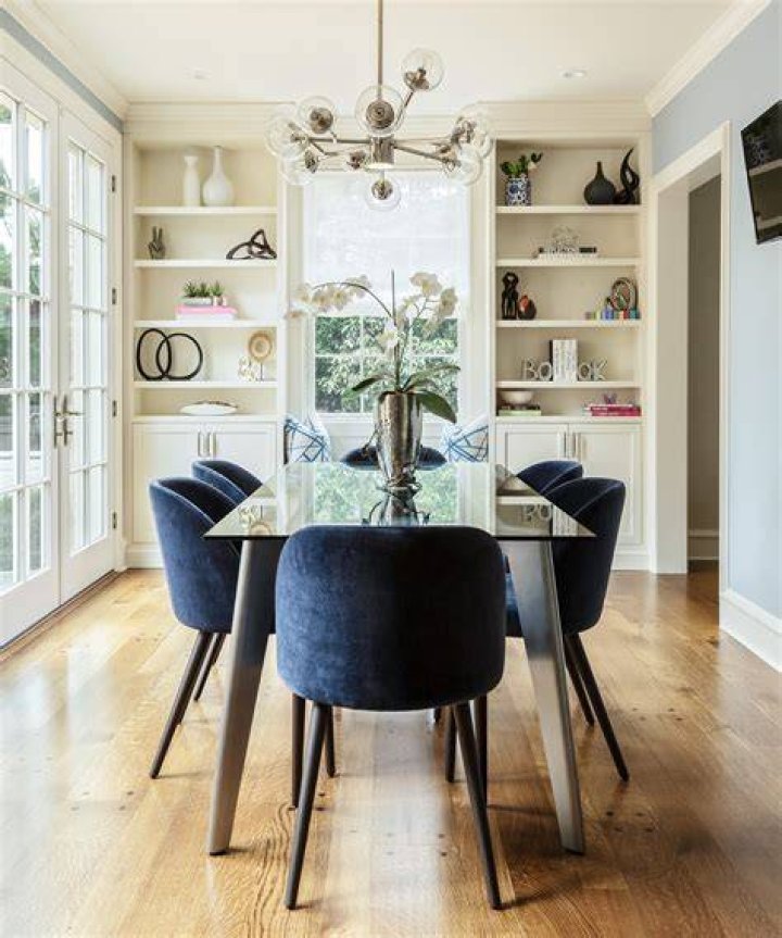 The dining area of Mila Kunis' parents' condo | Source: