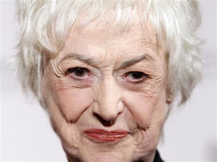 The late Bea Arthur as Maude Findlay on the TV show "Maude" on January 1, 1977 in Los Angeles | Source: Getty Images