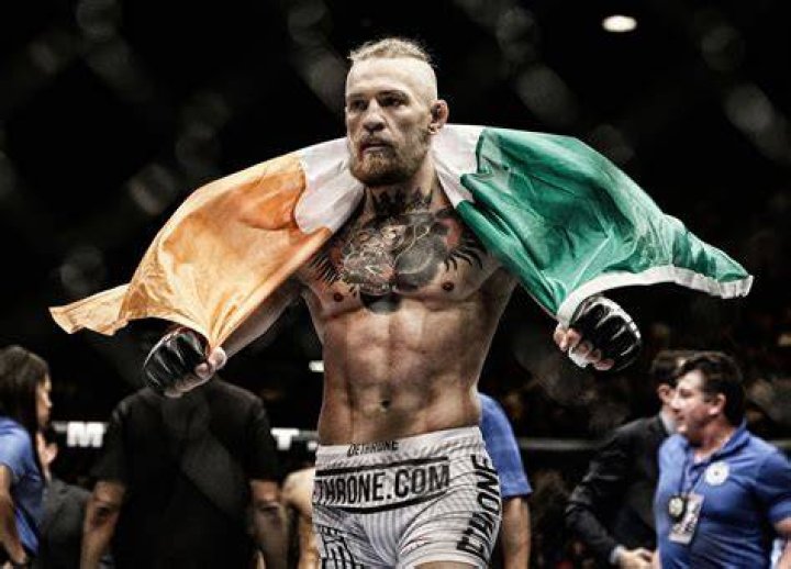 UFC Conor McGregor lights up on 4/20, smokes fat joint all by himself Marca