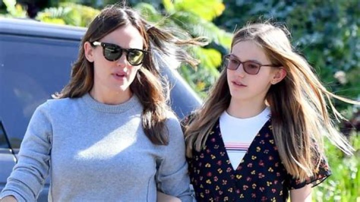 Violet Affleck Bio Life & Net Worth of Ben Affleck&rsquo;s Daughter
