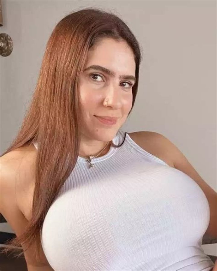 Yinyleon (Instagram Star) Wiki, Bio, Age, Height, Weight, Measurements, Boyfriend, Net Worth, Facts